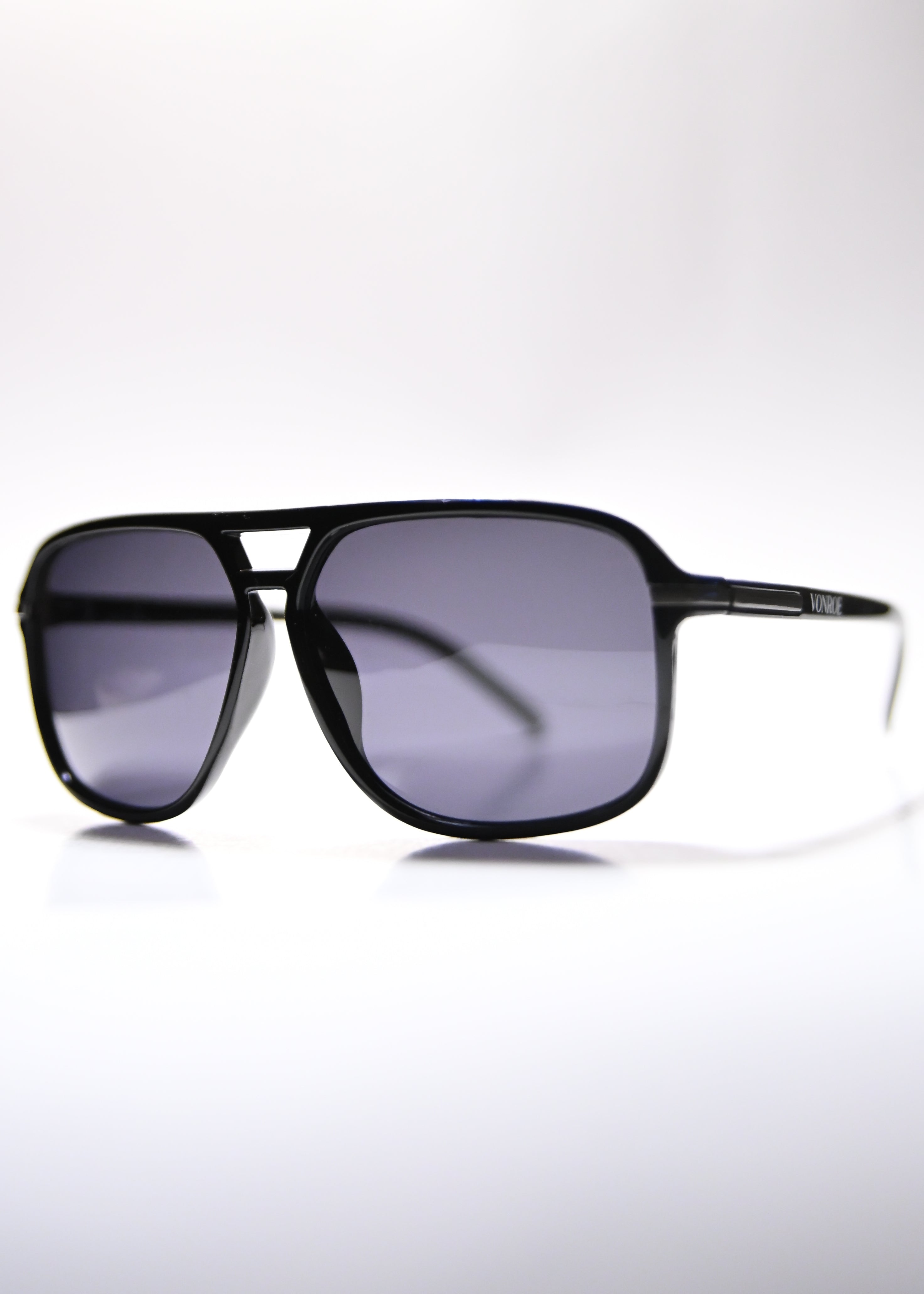 Noiré Classic Black Sunglasses