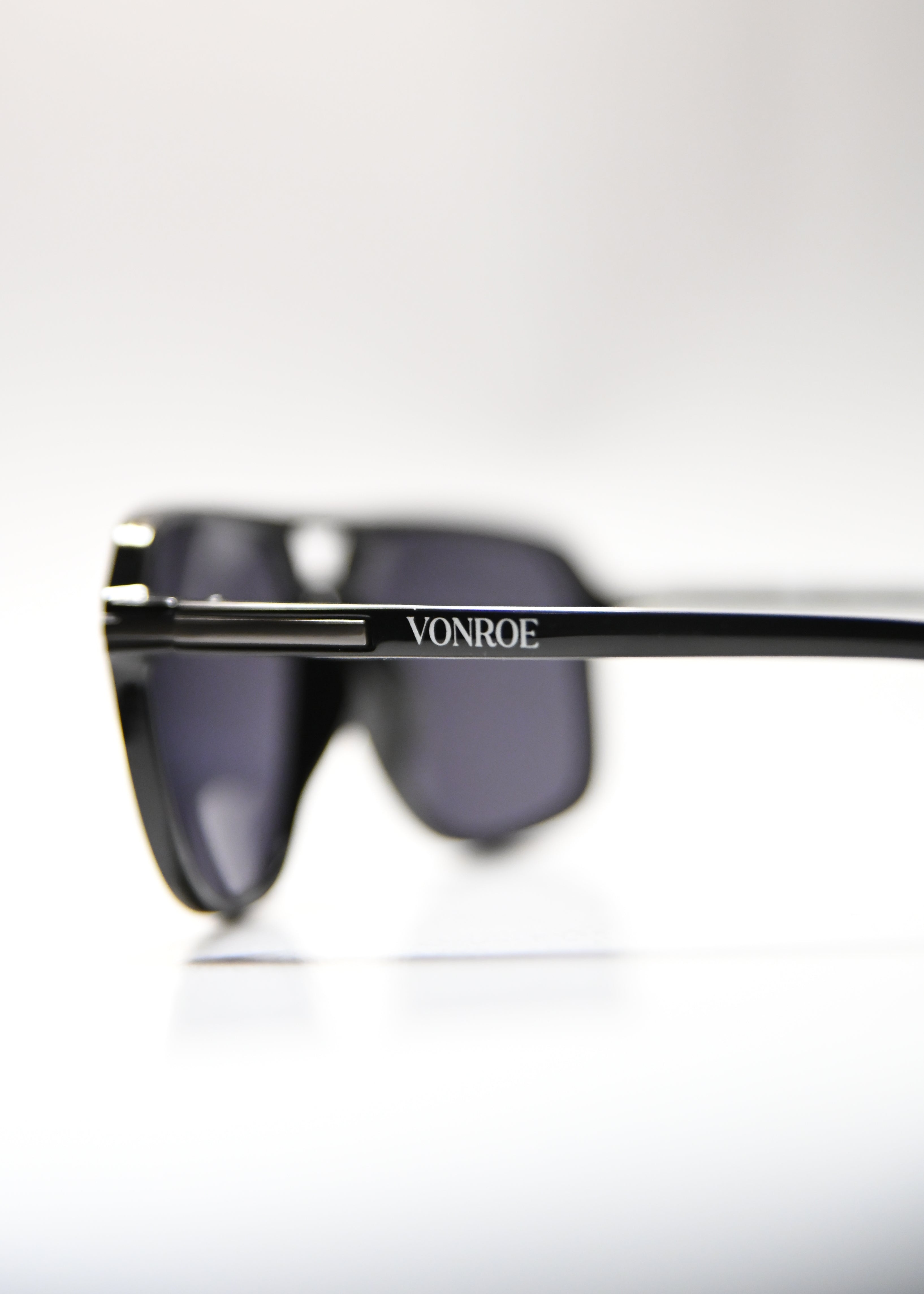 Noiré Classic Black Sunglasses