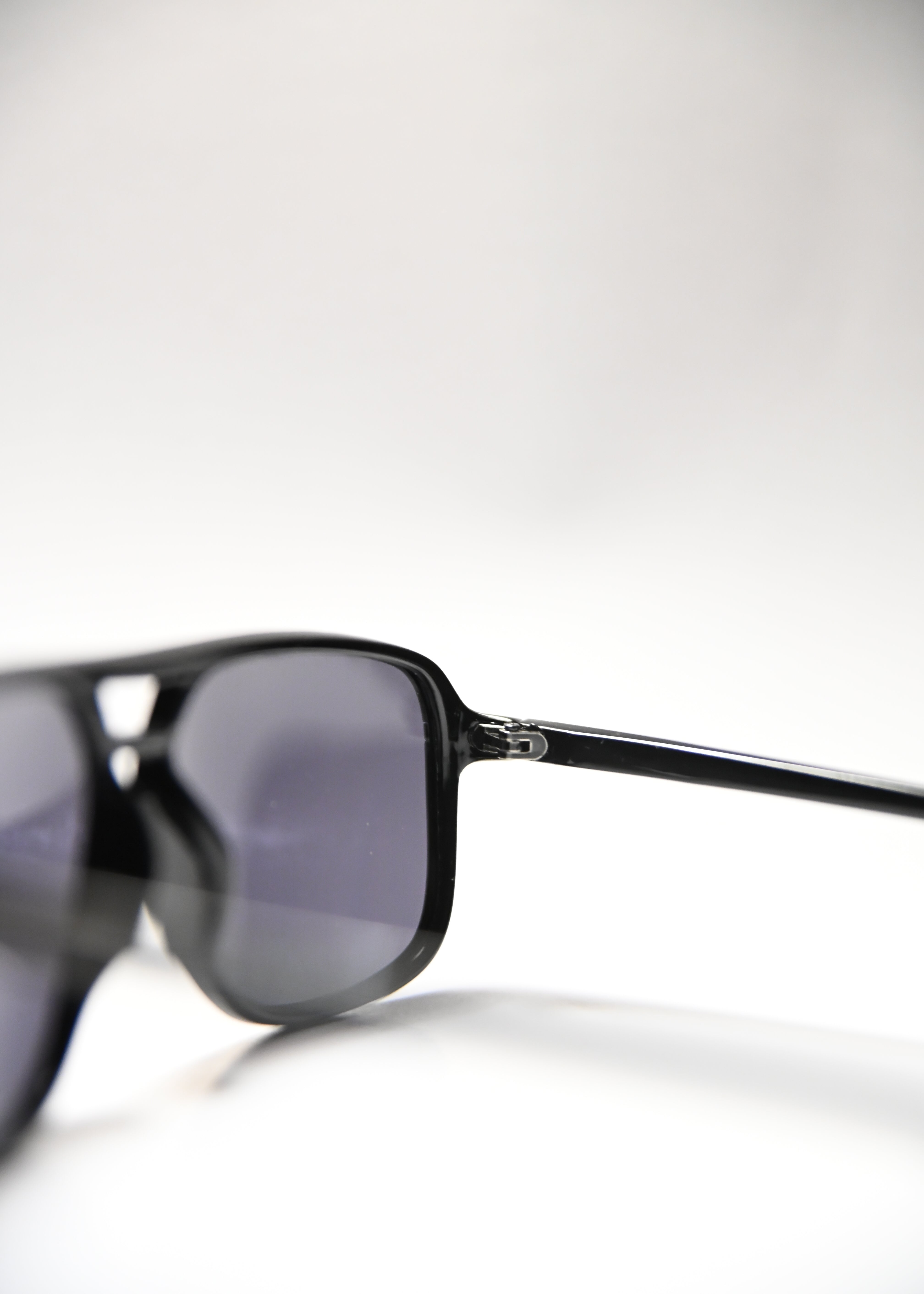 Noiré Classic Black Sunglasses