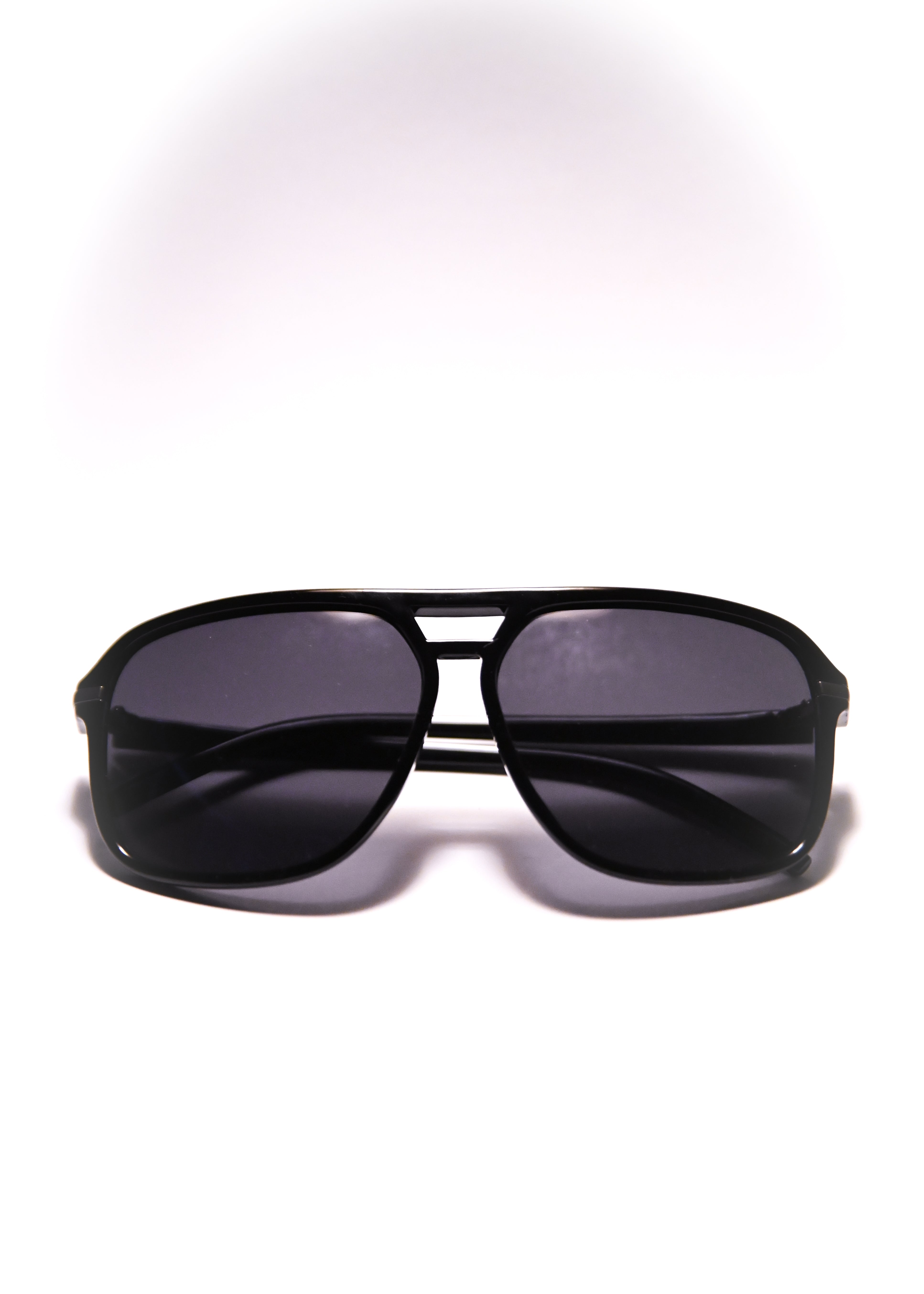 Noiré Classic Black Sunglasses